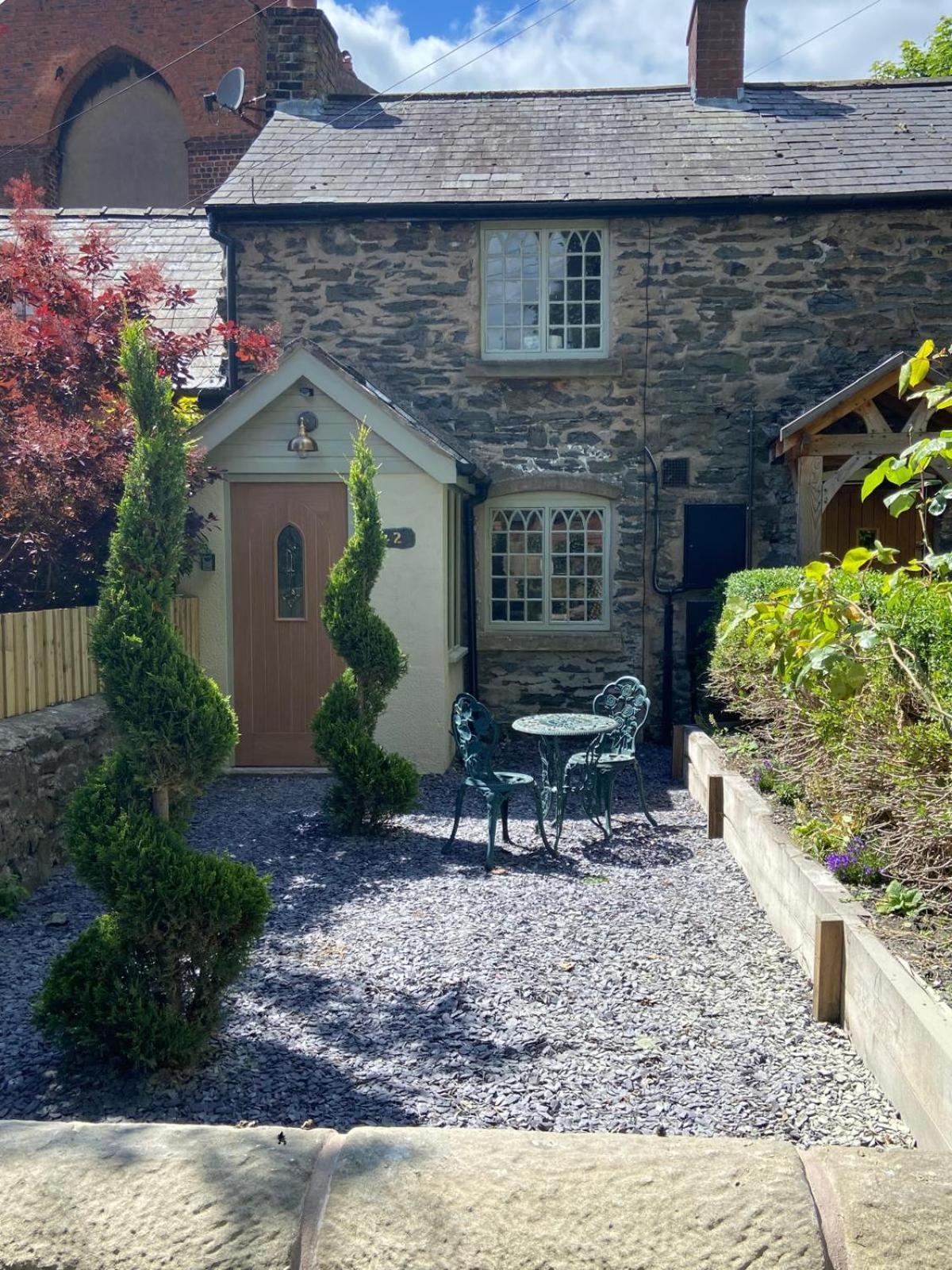 Posh Little Cottage ランゴレン エクステリア 写真